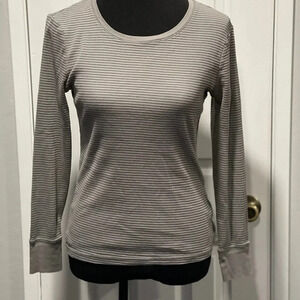 Danskin Thermal Size Medium Thermal Top